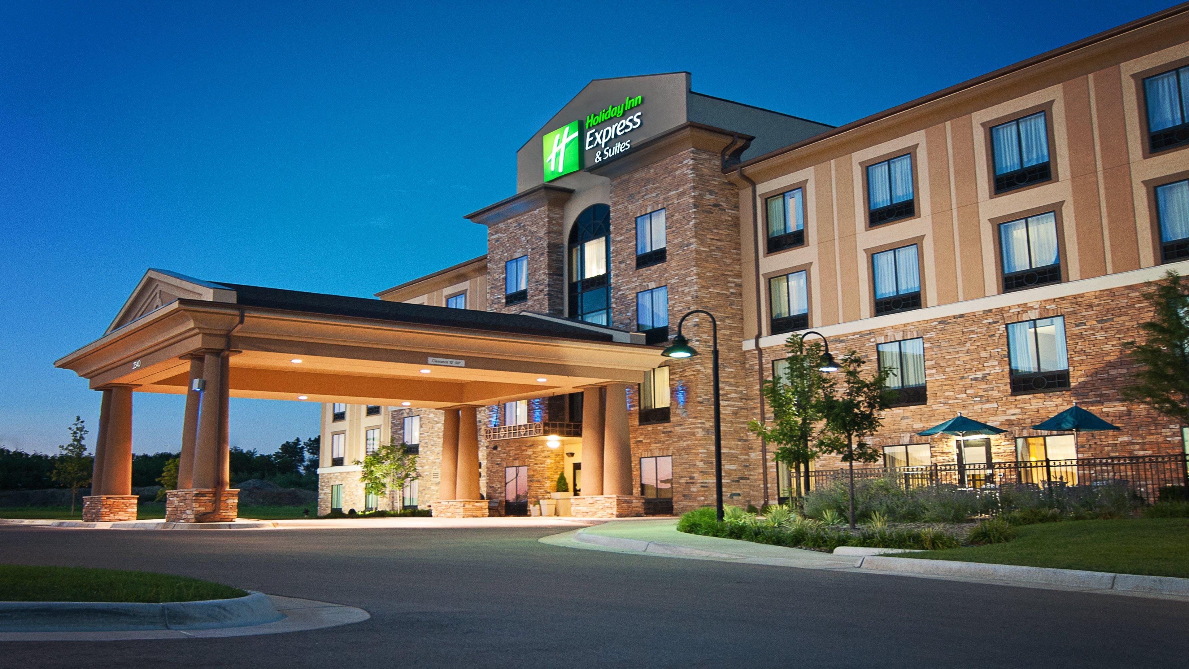 Holiday Inn Express Hotel & Suites Wichita Northeast By Ihg Exterior foto